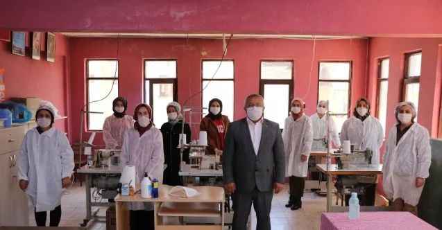 Ormanlı Belediyesi maske üretip halka dağıtıyor