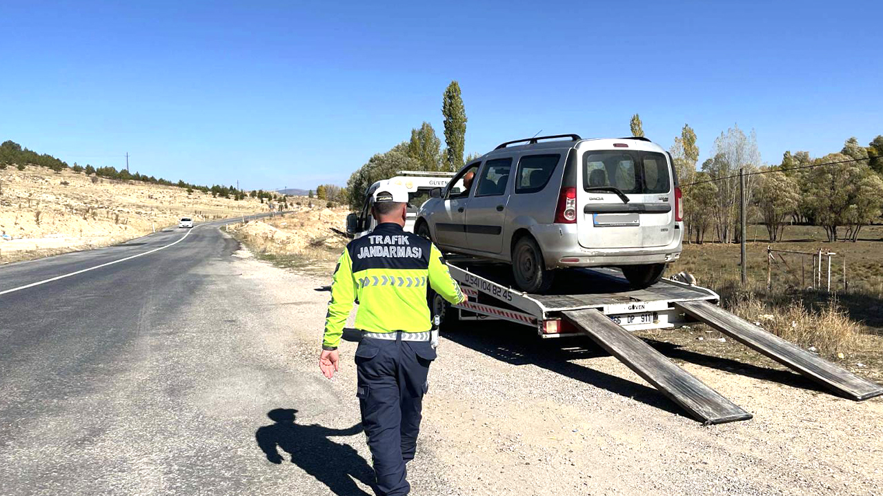 Yozgat’ta Aranan Araçlar Jandarma Ekipleri Tarafından Trafikten Men Edildi