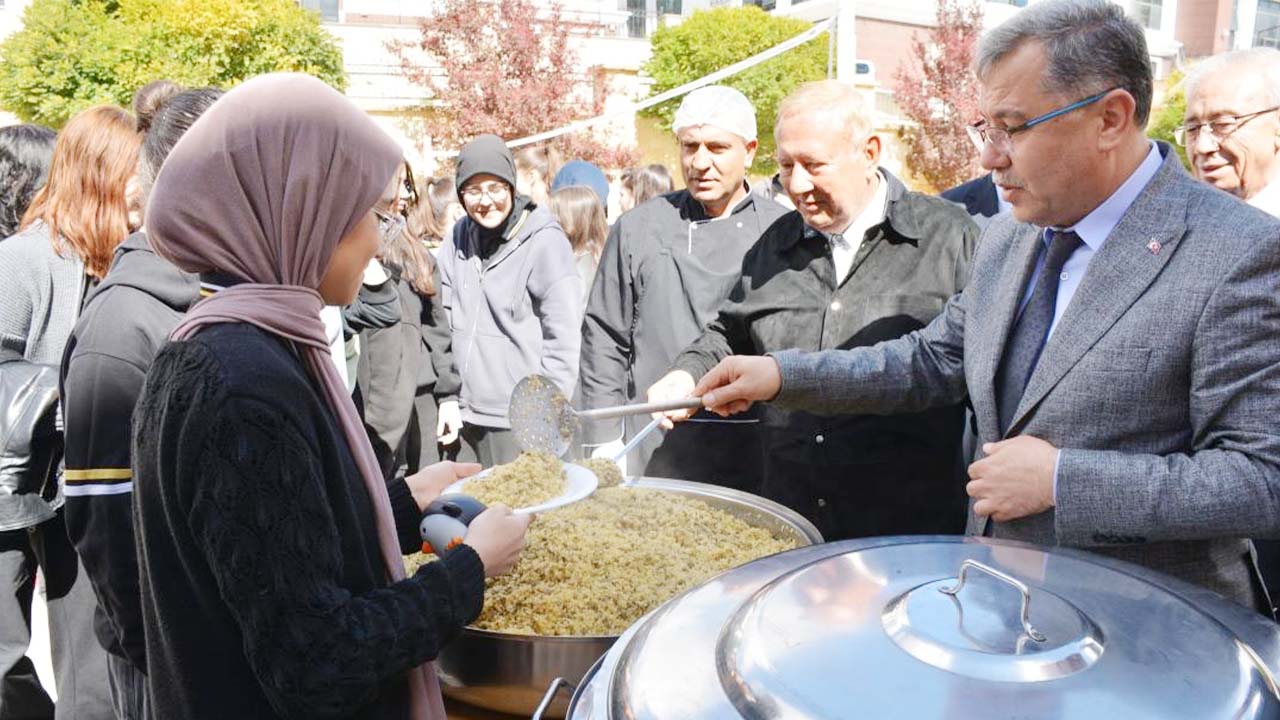 Yozgat Lisesinde Pilav Şöleni: Geleneksel Tatlar Gençlerle Buluştu!