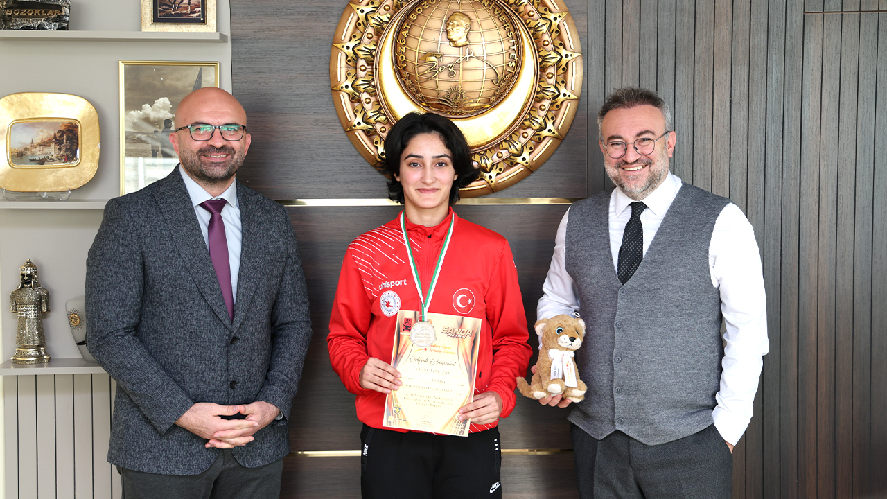 Yozgat Bozok Üniversitesi Öğrencisi Yağmur Efetürk, Balkan Wushu Şampiyonu Oldu