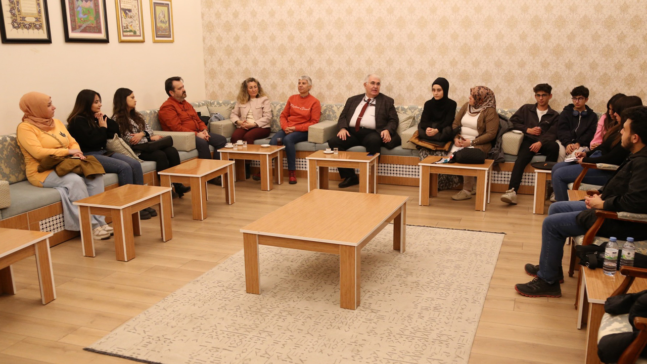 Yozgat Bozok Üniversitesi’nde Dişçi Hastalık Bulaştırır mı? Bilim Kafe Etkinliği