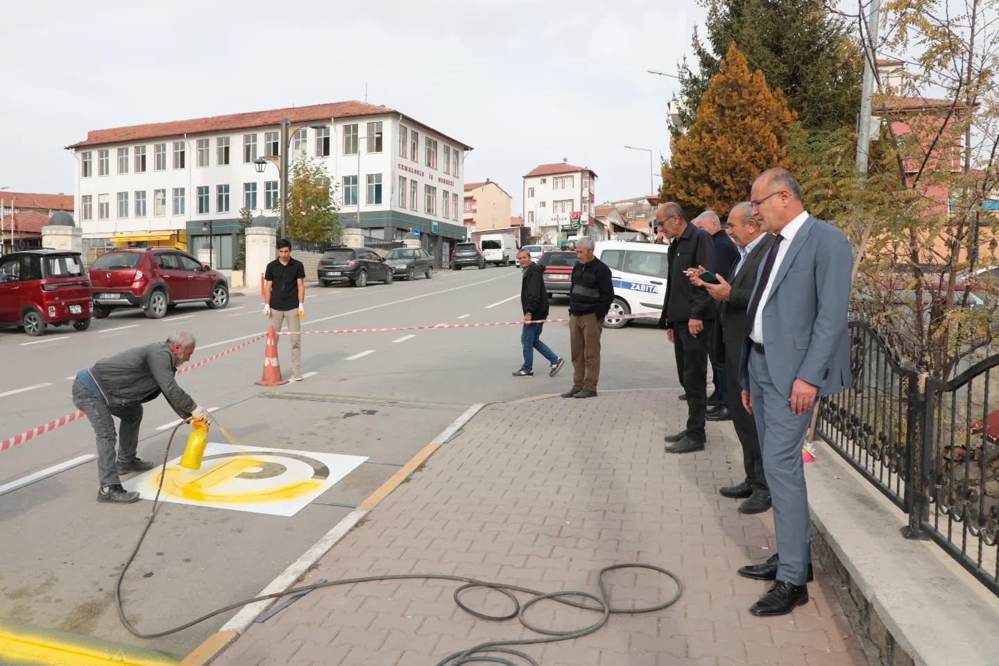Yozgat Çekerek'te yol çizgileri yenileniyor