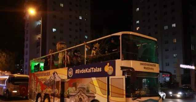 Belediyeden vatandaşlara hem temizlik hem konser