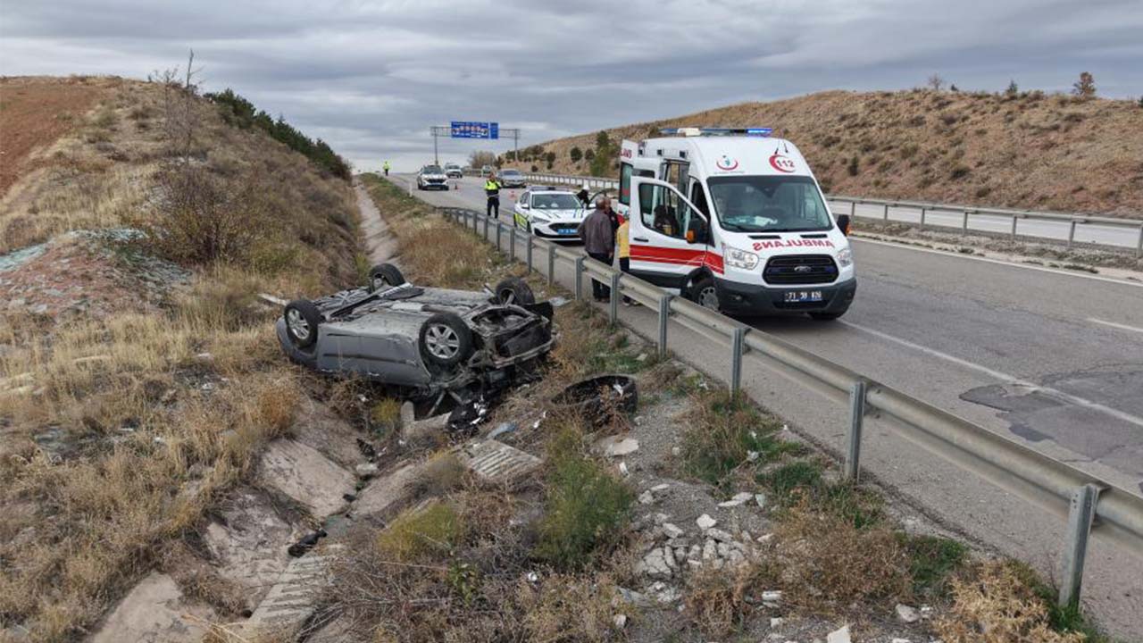 Kırıkkale’de Otomobil Şarampole Devrildi: 7 Yaralı