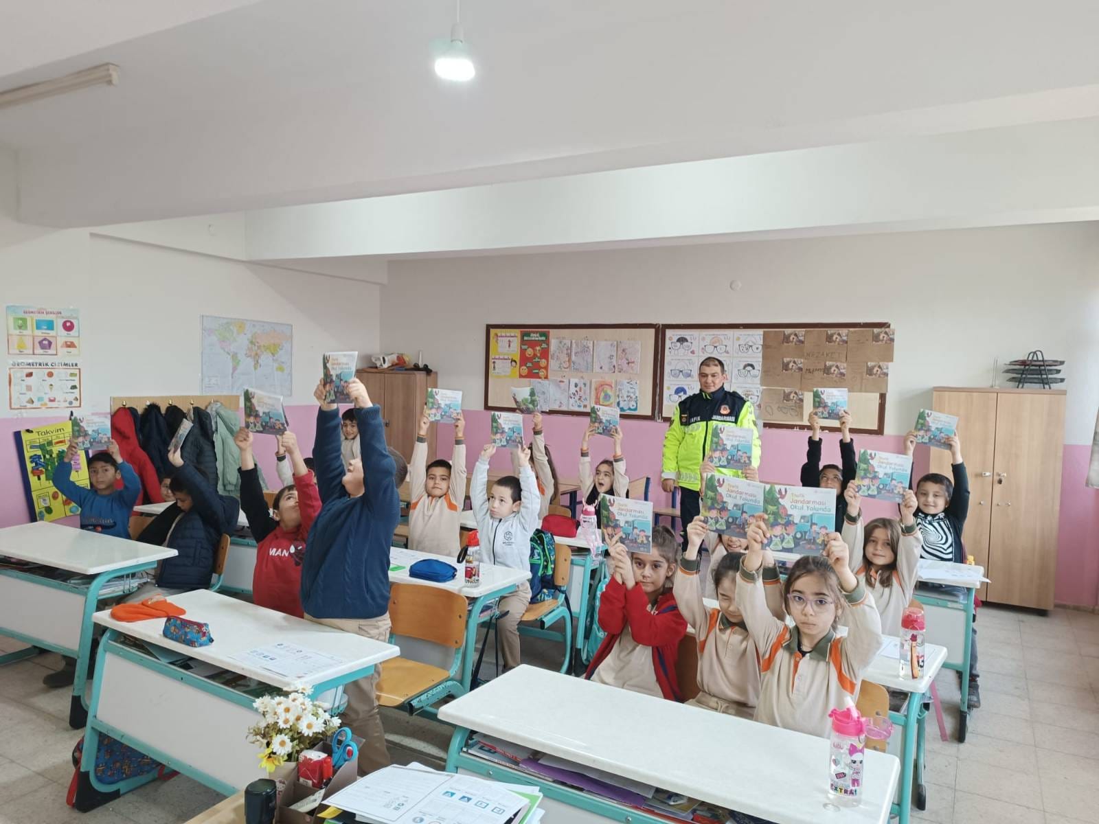 Yozgat İl Jandarma’dan Öğrencilere Trafik Eğitimi: Trafik Bilinci Küçük Yaşta Kazandırılıyor