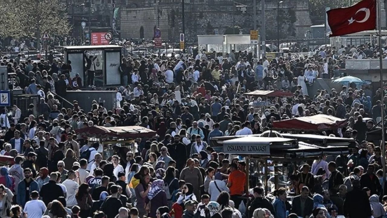 Türkiye’nin Nüfusu 86 Milyona Yaklaştı: TÜİK Son Verileri Açıkladı