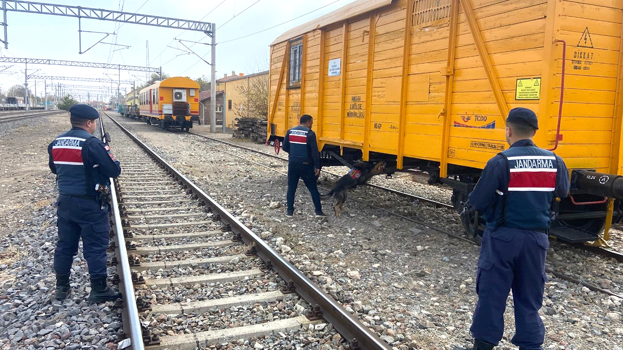 Yozgat Yenifakılı’da TCDD Tren Yolu Güzergahında Güvenlik Taraması