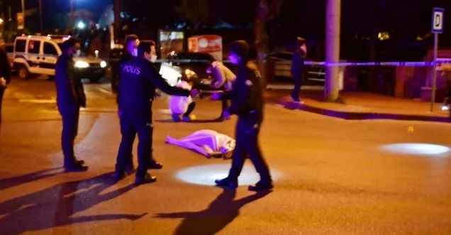 Genç adama sokak ortasında infaz