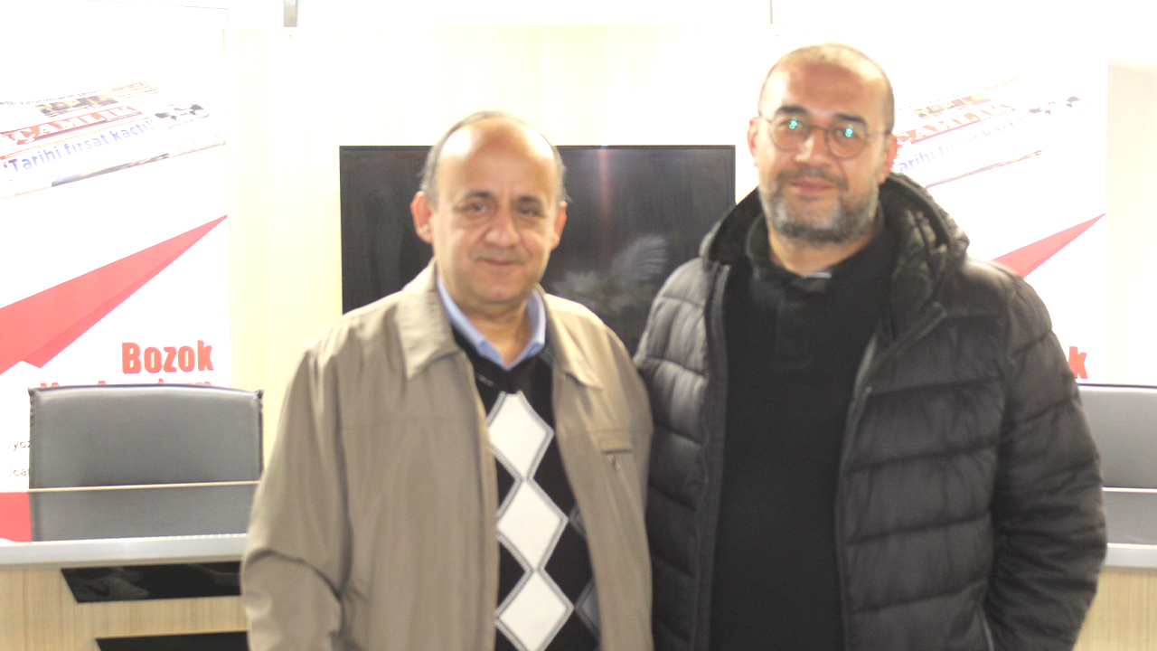 Yozgatlı Sanatçı Nevzat Uyar’ın Yeni Klibi Hayret Nasıl Yaşıyorum Sosyal Medyada Rekor İlgi Gördü