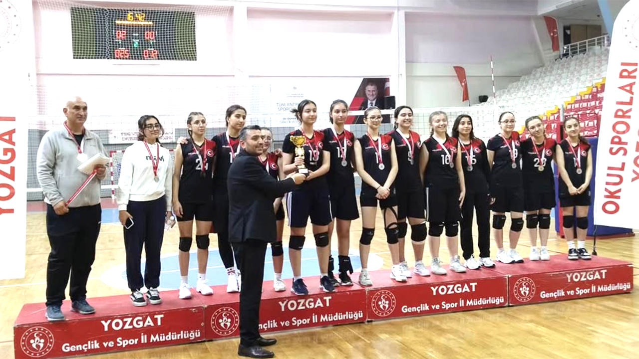 Yozgat’ta şehitlerin başarılı kızları