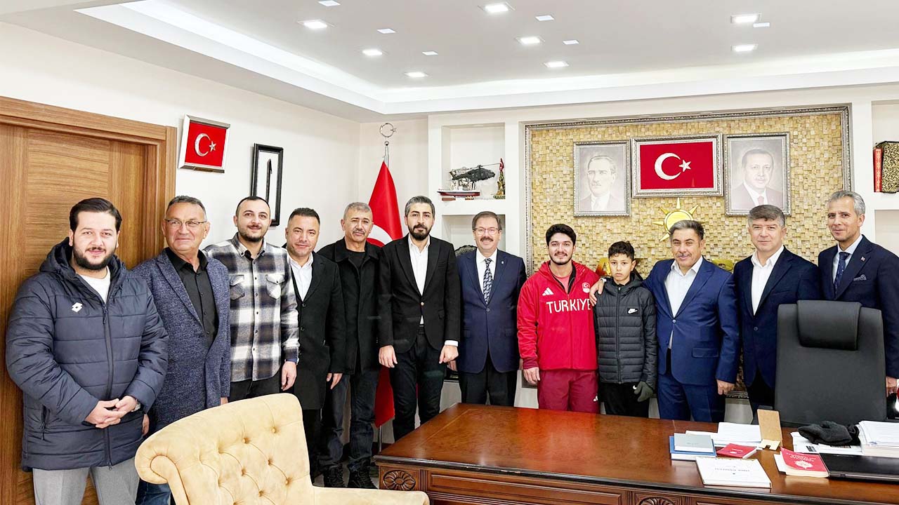 Yozgat'ta Dünya Halter Şampiyonu Özbek’ten İlham Veren Buluşma
