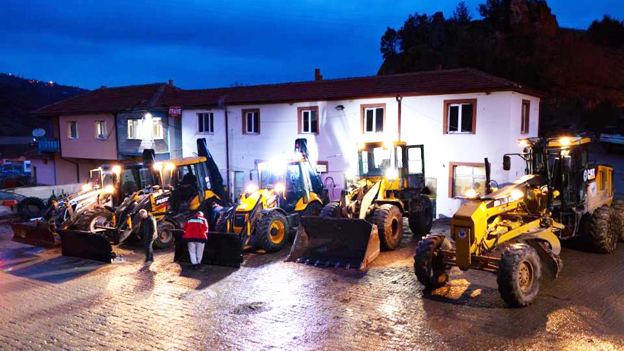Akdağmadeni’nde Karla Mücadele!