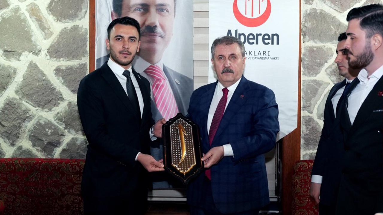 BBP Genel Başkanı Mustafa Destici Alperenlerle Buluştu