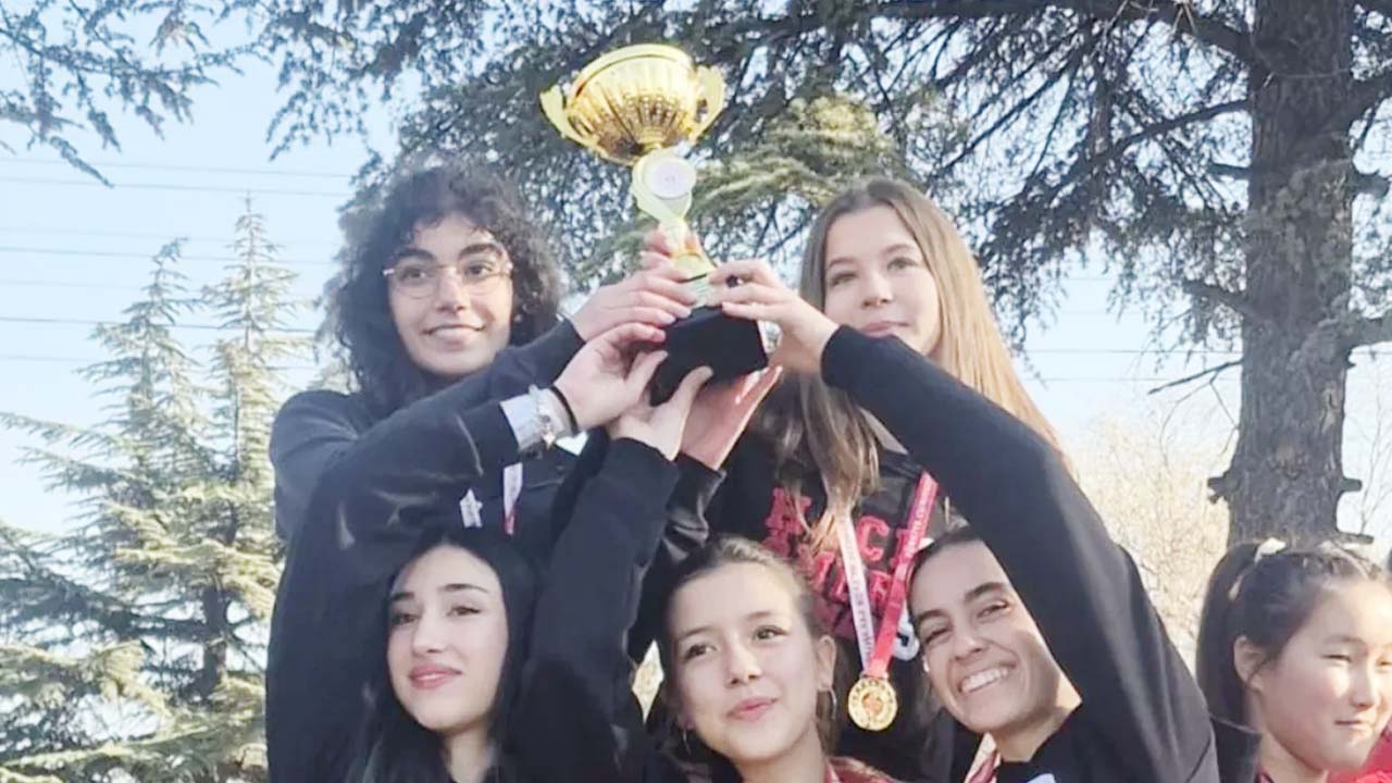 Ankara’da Oryantiring Gururu: Hacı Ömer Tarman Anadolu Lisesi Zirvede