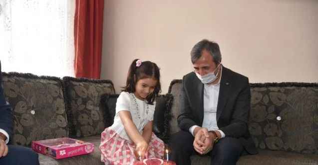 Kırıkkale Valisinden 23 Nisan’da doğan çocuğa doğum günü sürprizi