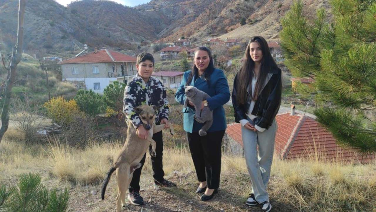 Aydıncık’ın Tek Kadın Muhtarı Köyünü Baştan Sona Yeniliyor!