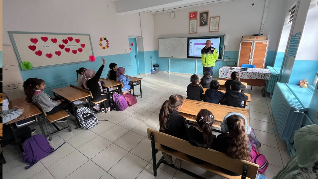Yozgat Aydıncık’ta Jandarmadan Öğrencilere Trafik Eğitimi Semineri