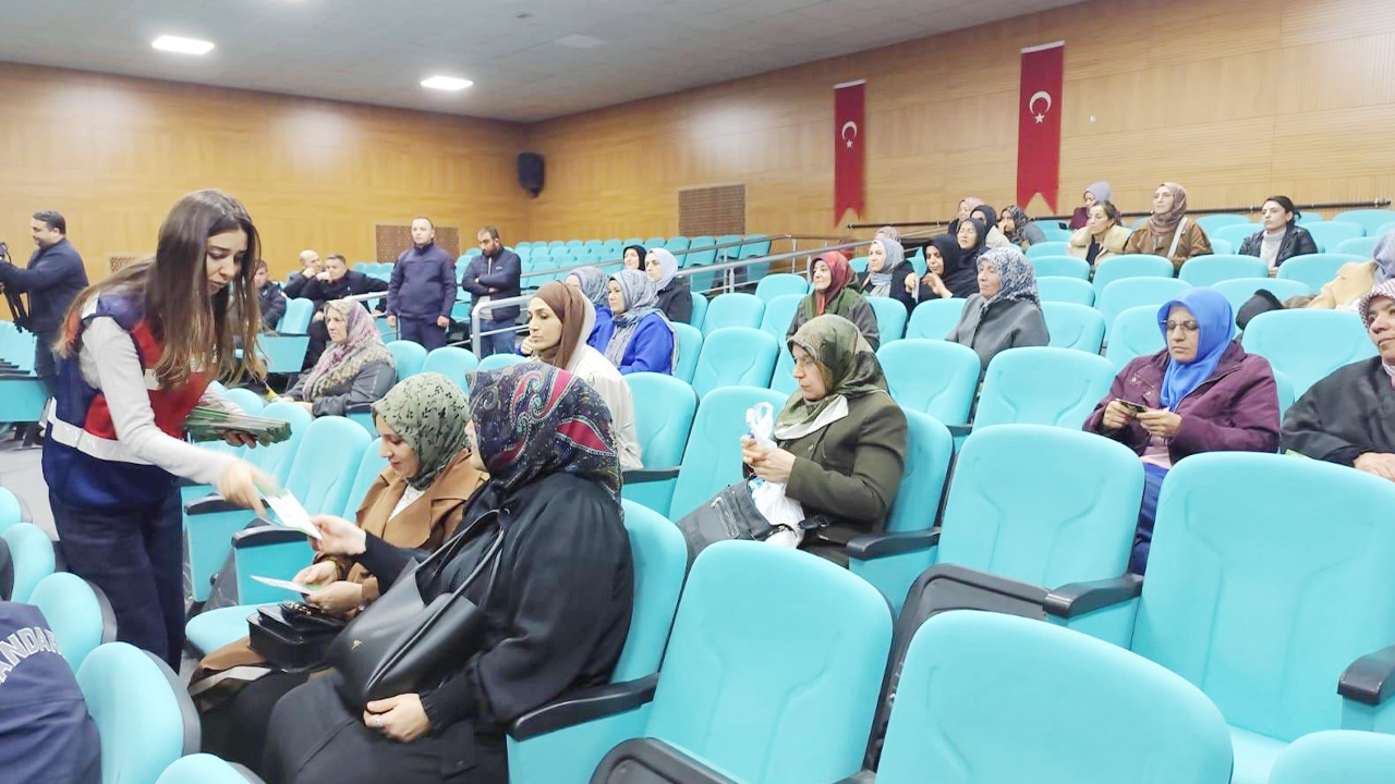 Sarıkaya’da Anne ve Anne Adaylarına Uyuşturucuyla Mücadele Eğitimi Verildi