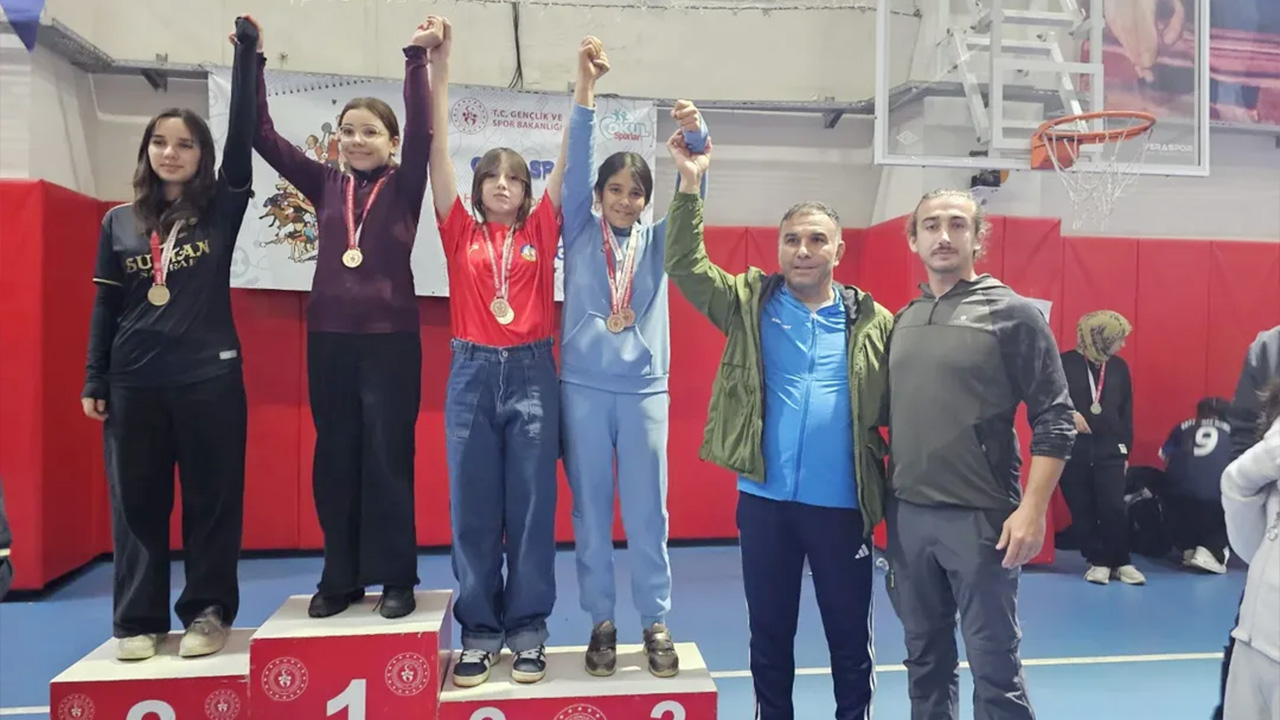 Çekerek’te Öğrenciler Bilek Güreşinde İl Dereceleriyle Dikkat Çekti