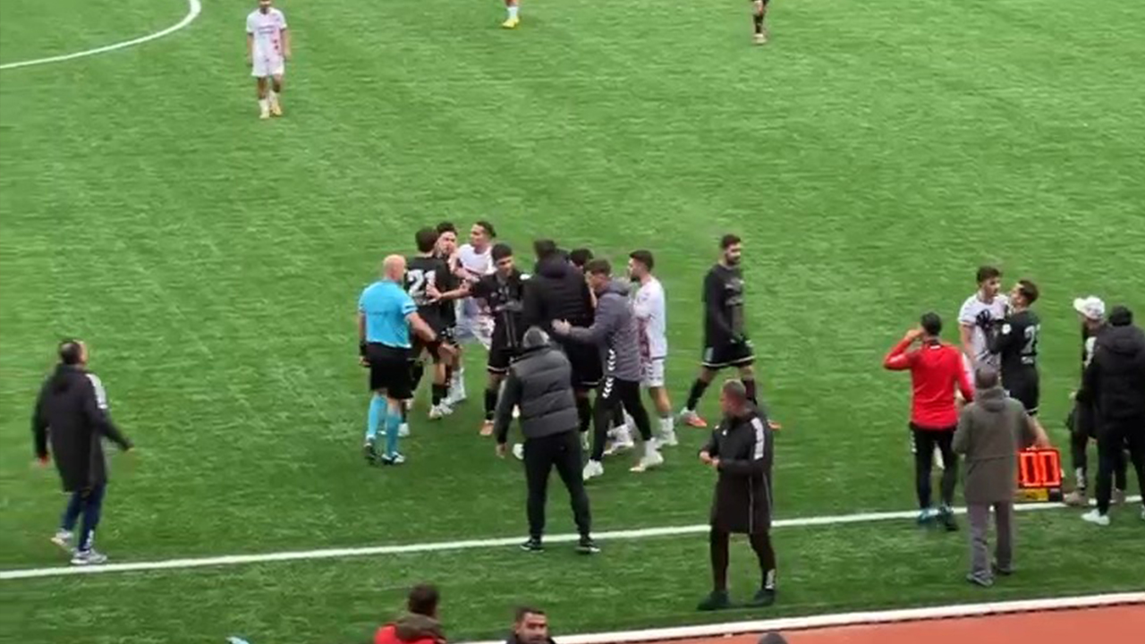 Tokat Belediyespor ile Bozokspor Maçında Gergin Anlar: 90. Dakikada Ortam Karıştı