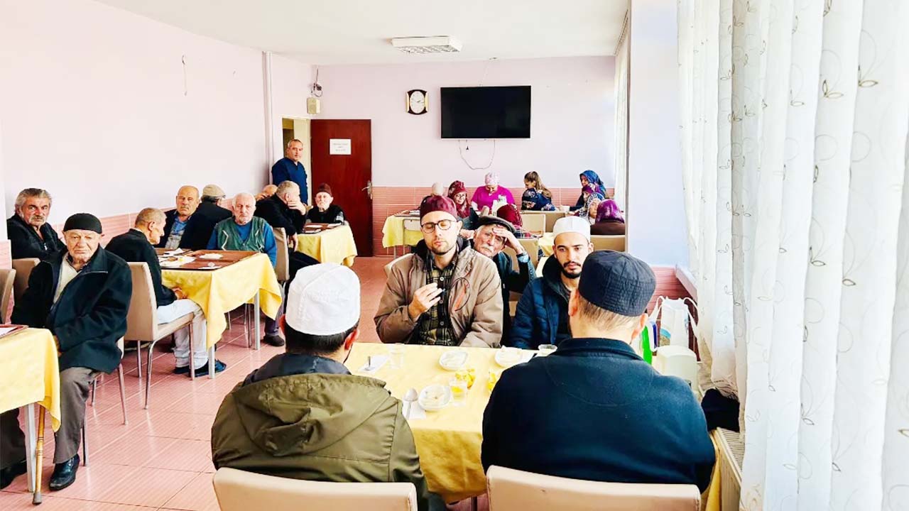 Esenli Huzurevi’nde Duygu Dolu Mevlid Programı