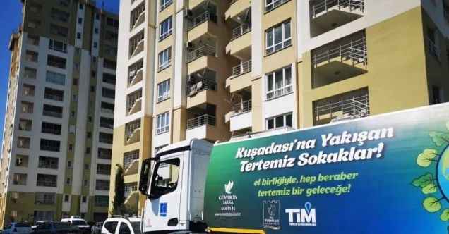 Kuşadası’nda temizlik ve dezenfekte çalışmaları sürüyor