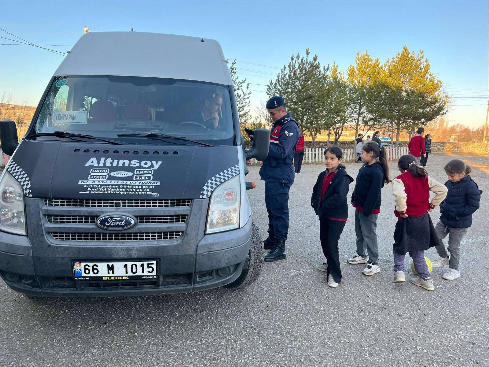 Yozgat Kadışehri ve Akdağmadeni Jandarmasından Okul Çevrelerinde Güvenlik Denetimi