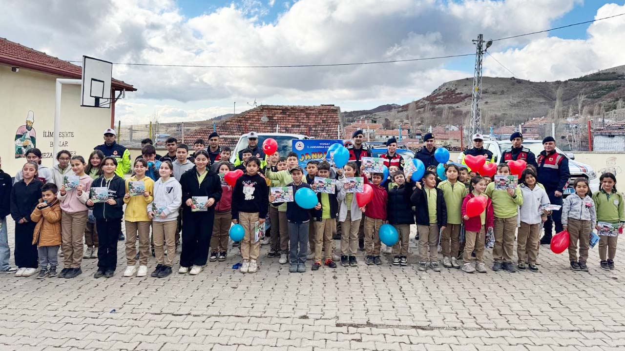 Kadışehri’nde Çocuklar Jandarma ile Hem Öğrendi Hem Eğlendi