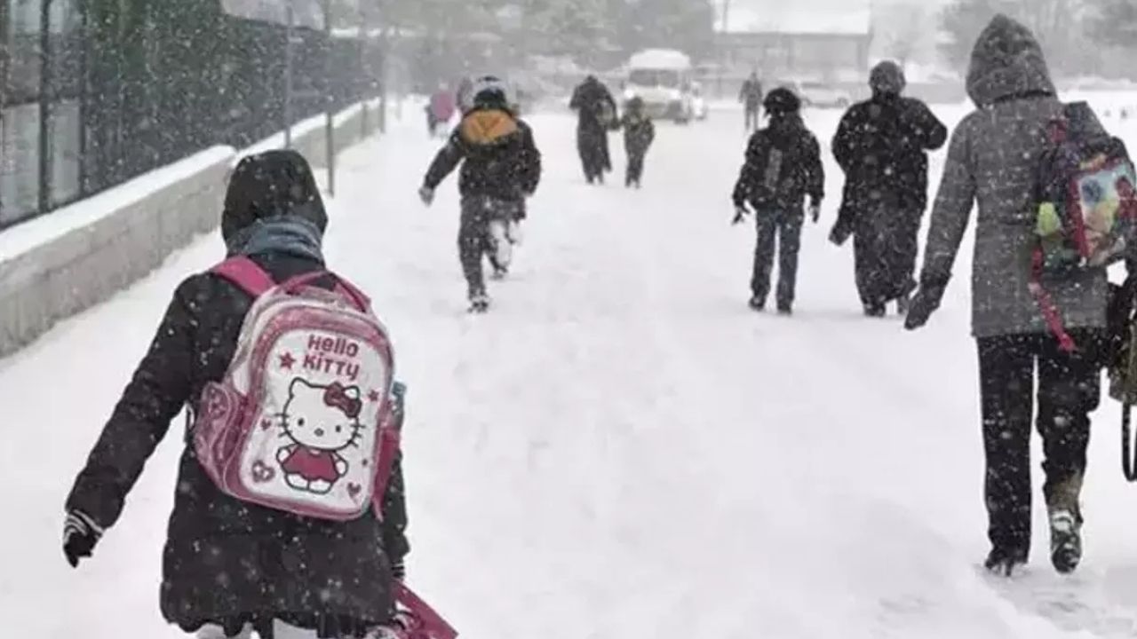 Kar Ve Fırtına Uyarısı: 24 İlde 29 Aralık Pazartesi Günü Okullar Tatil