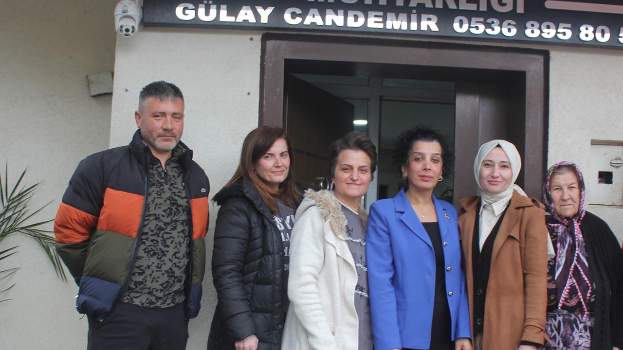 Karşıyaka Mahalle Muhtarı Gülay Candemir’den Çifte Zafer