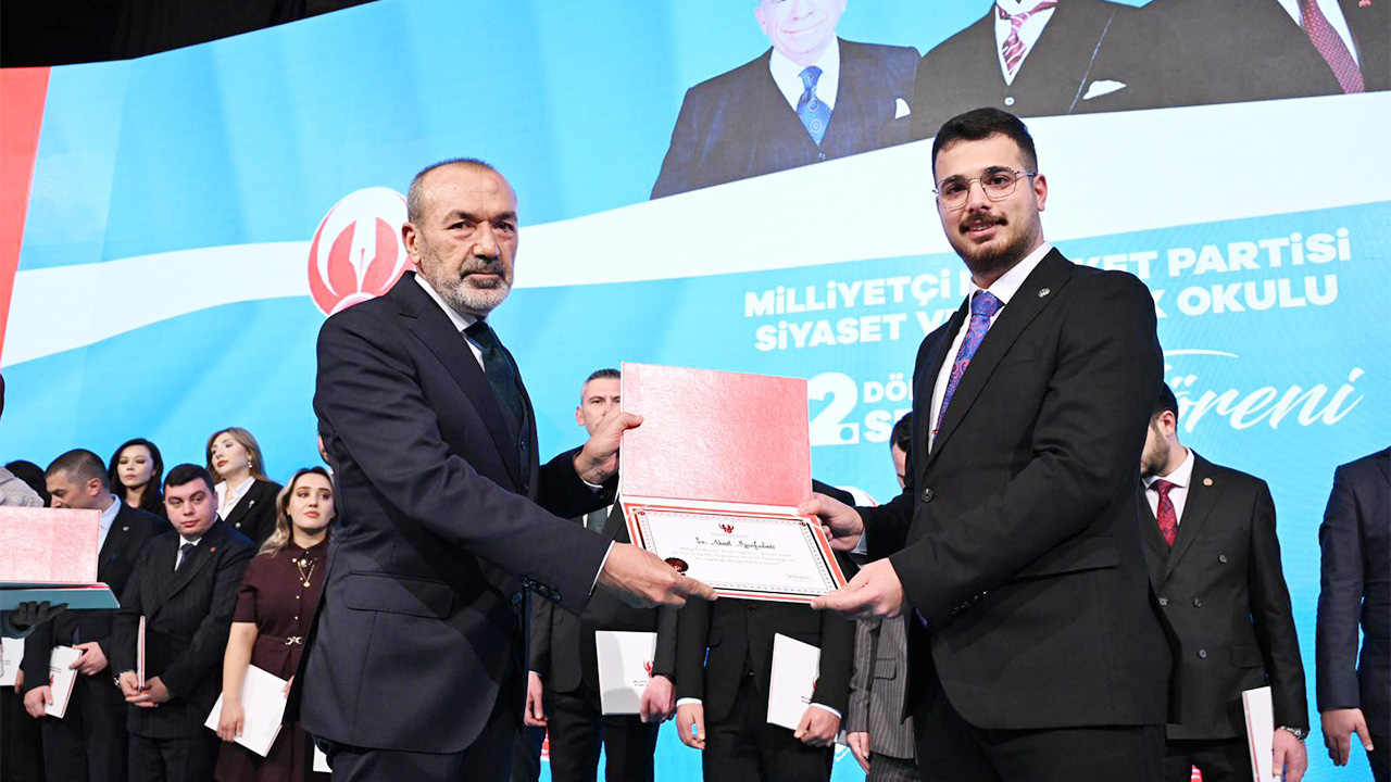 MHP Liderlik Okulu mezuniyet programında Türk Milliyetçiliği vurgusu: Yozgat’ı Büyükyılmaz temsil etti