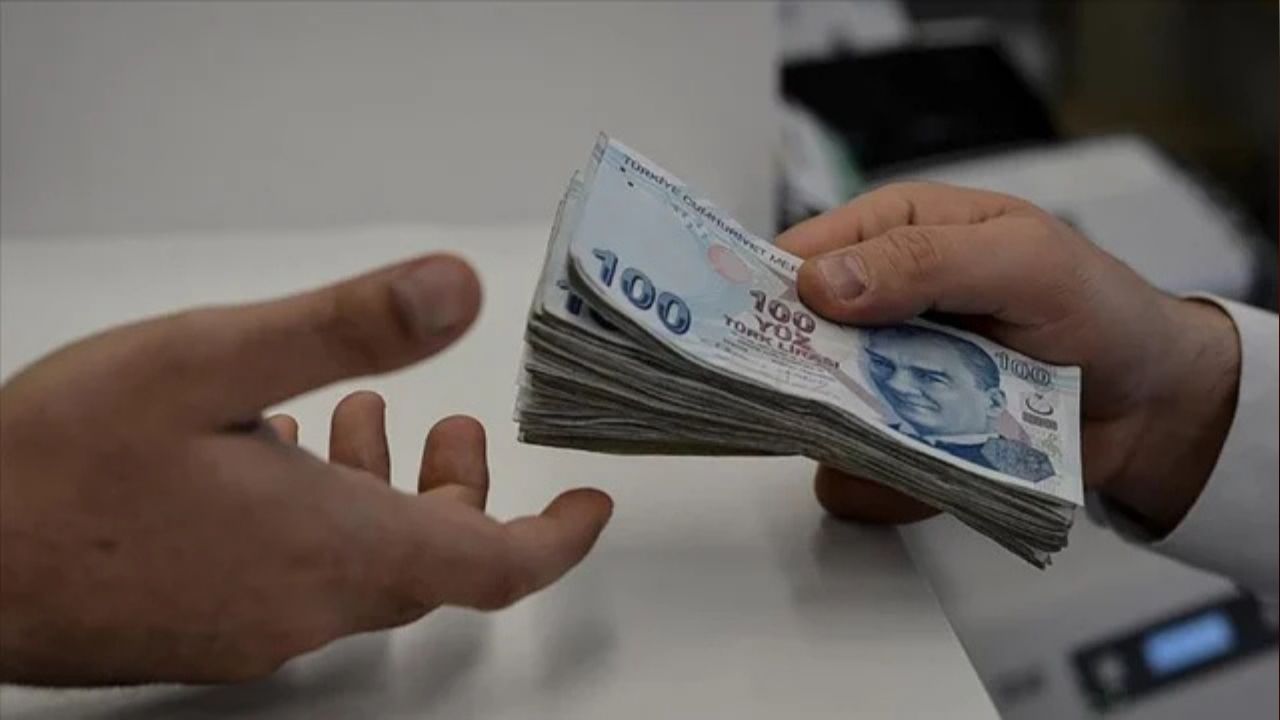 Memur ve Emekliye Çifte Zam Geliyor: Ocak 2026 Maaşları Şimdiden Netleşti
