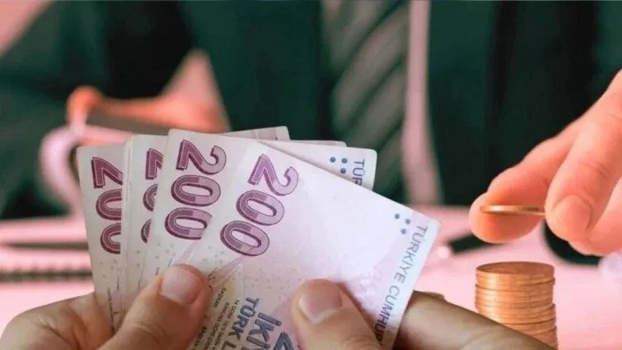 Memurlar İçin 2026 Zam Oranı Netleşiyor: Ocak Maaşları Şimdiden Belli Oldu