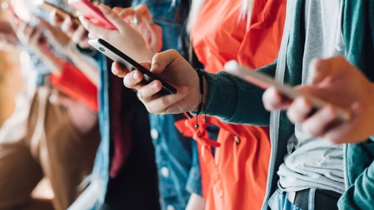 Öğrencilere ÖTV’siz Akıllı Telefon Alma Hakkı Genişliyor