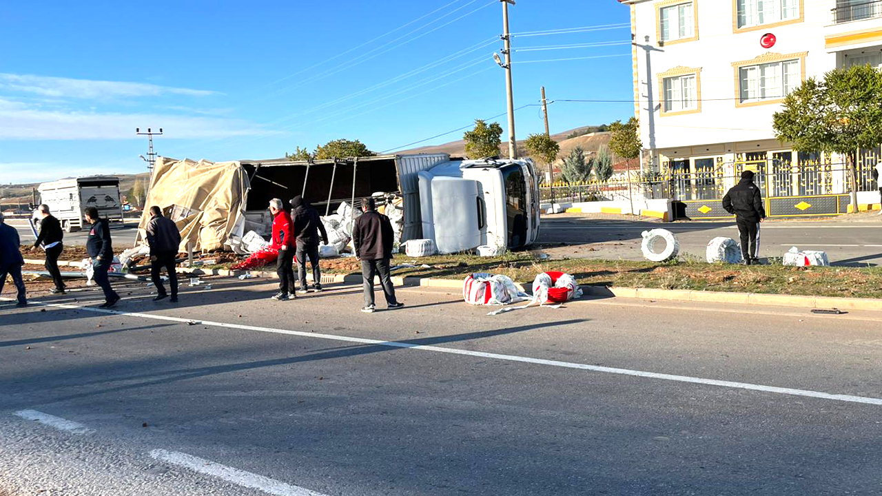 Yozgat Sarıkaya’da Tır Kazası: 1 Kişi Yaralandı