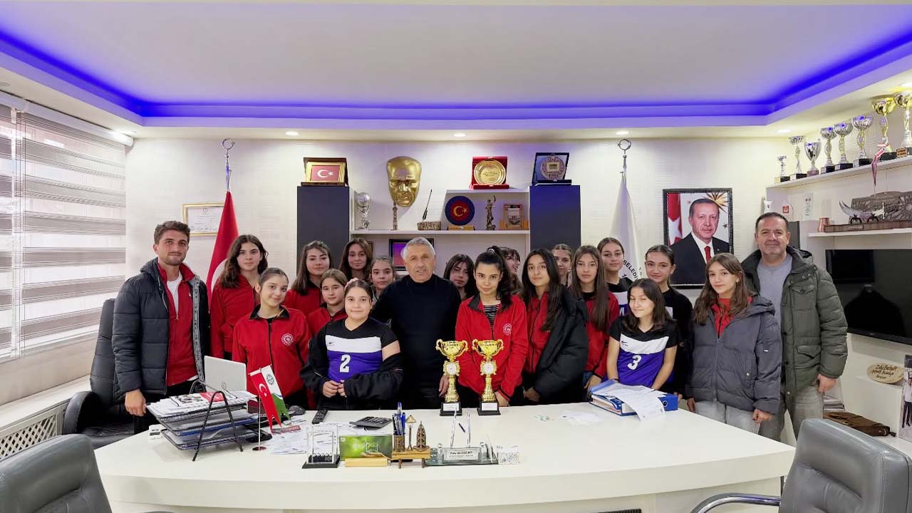 Genç Voleybolcular Şefaatli’ye Gurur Yaşattı!