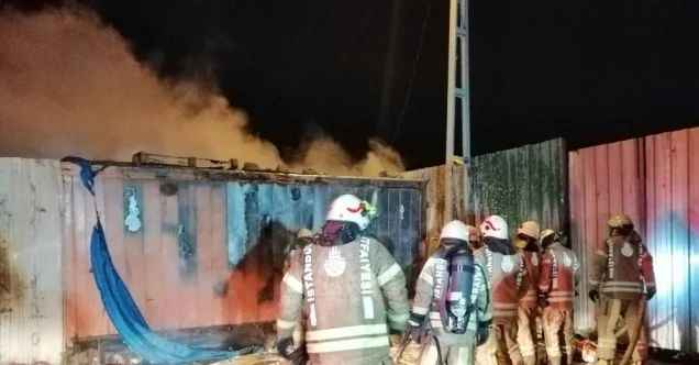 Hurdalık alanda çıkan yangın için itfaiye ekipleri seferber oldu