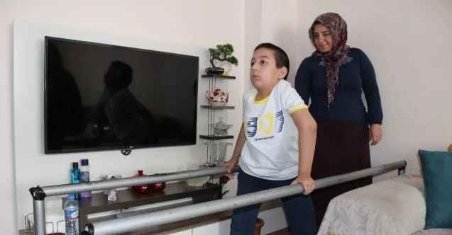Fedakar anne engelli oğlunun yürümesi için mücadele veriyor