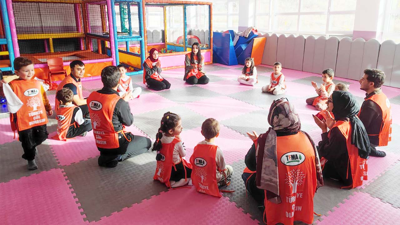 TEMA Yozgat Gönüllüleri Dünya Gönüllüler Günü’nü Miniklerle Kutladı