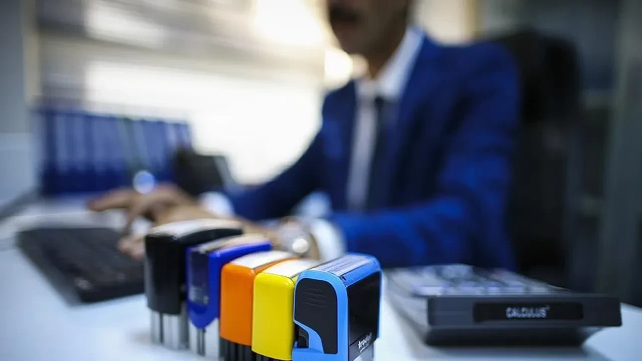 Üst Düzey Memurlara 30 Bin Lira Seyyanen Zam Düzenlemesi Komisyonu Geçti