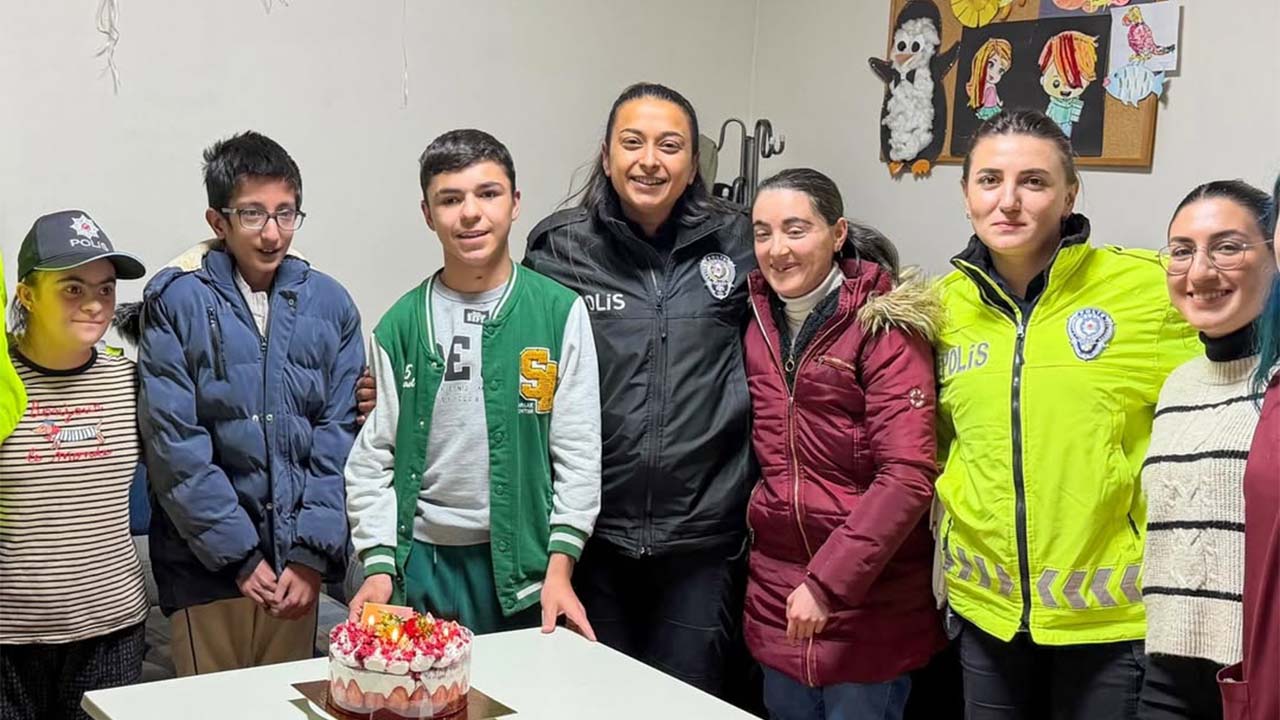 Yerköy’de Polis-Öğrenci Buluşması: Güvenli Bir Gelecek İçin El Ele
