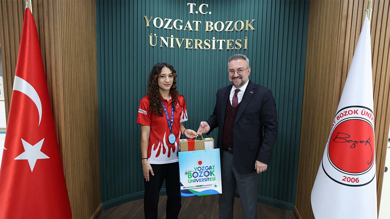 Bozok Üniversitesi’nin Altın Kızı Betül Zararsız’a Teşekkür!