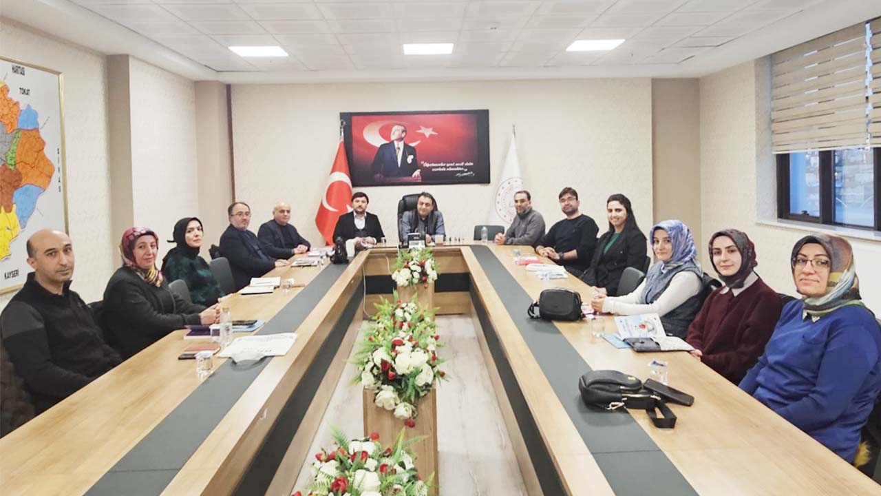 Yozgat’ta Öğretmen–Yazar Buluşması: Çocuk Edebiyatı Masaya Yatırıldı