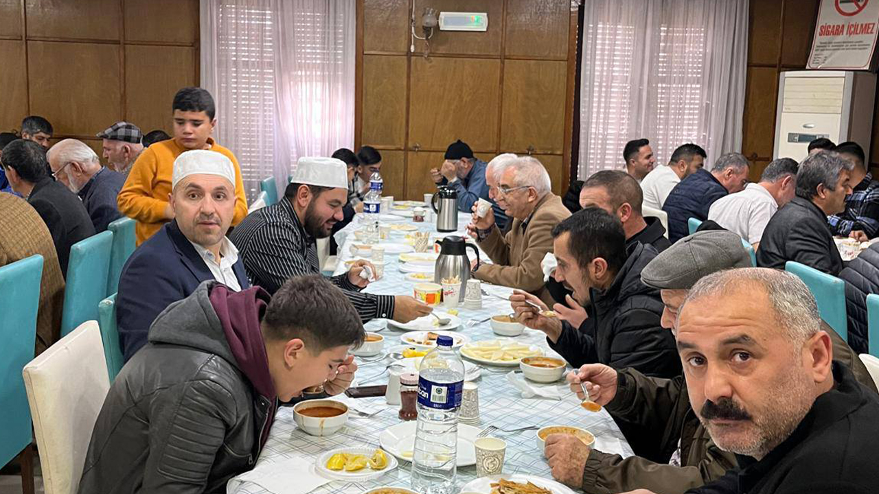 Ankara’daki Yozgatlılar bu kış da aynı şeyi yapıyor! Kazanlar kaynıyor, hamurlar dökülüyor
