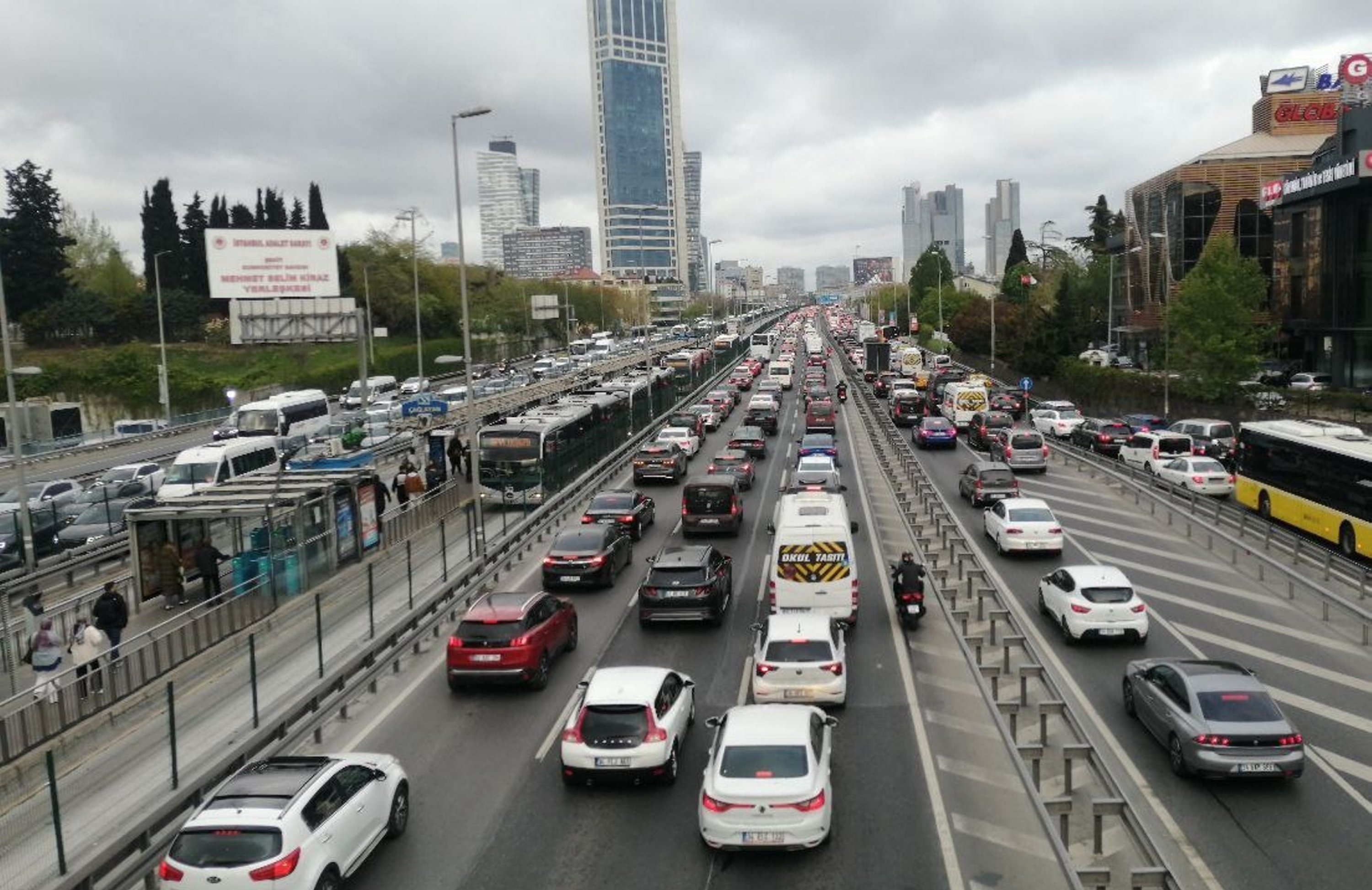 2026’da Zorunlu Trafik Sigortasında Yeni Dönem: Prim Hesaplaması ve Teminatlar Değişiyor