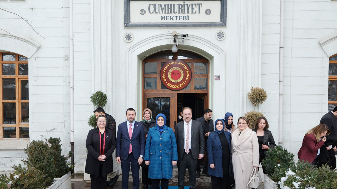 AK Parti Yozgat Teşkilatı Cumhuriyet Mektebi’nde Bir Araya Geldi
