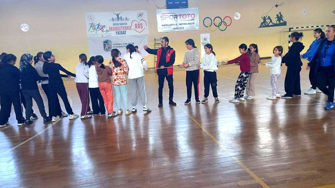 Akdağmadeni Gençlik Merkezi’nde GSB Gençlik Kış Kulübü Coşkusu