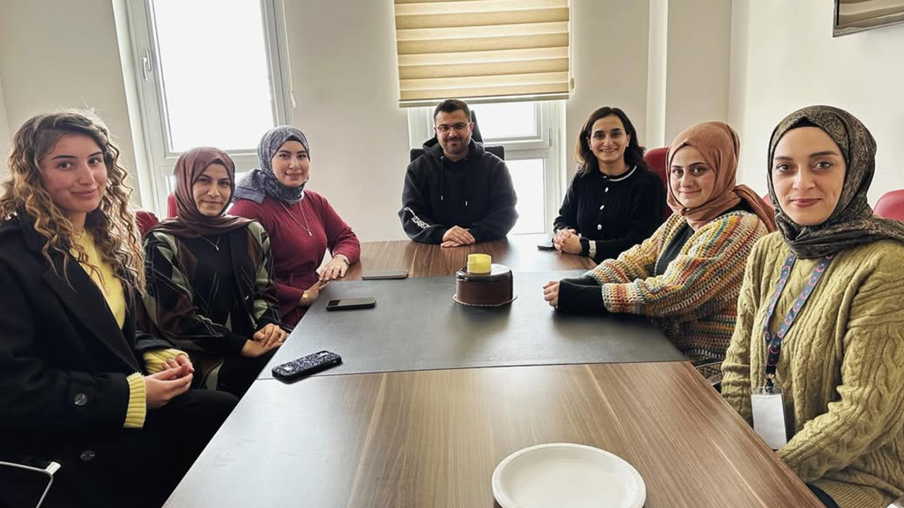 Akdağmadeni'nde Personellere Pastalı Veda