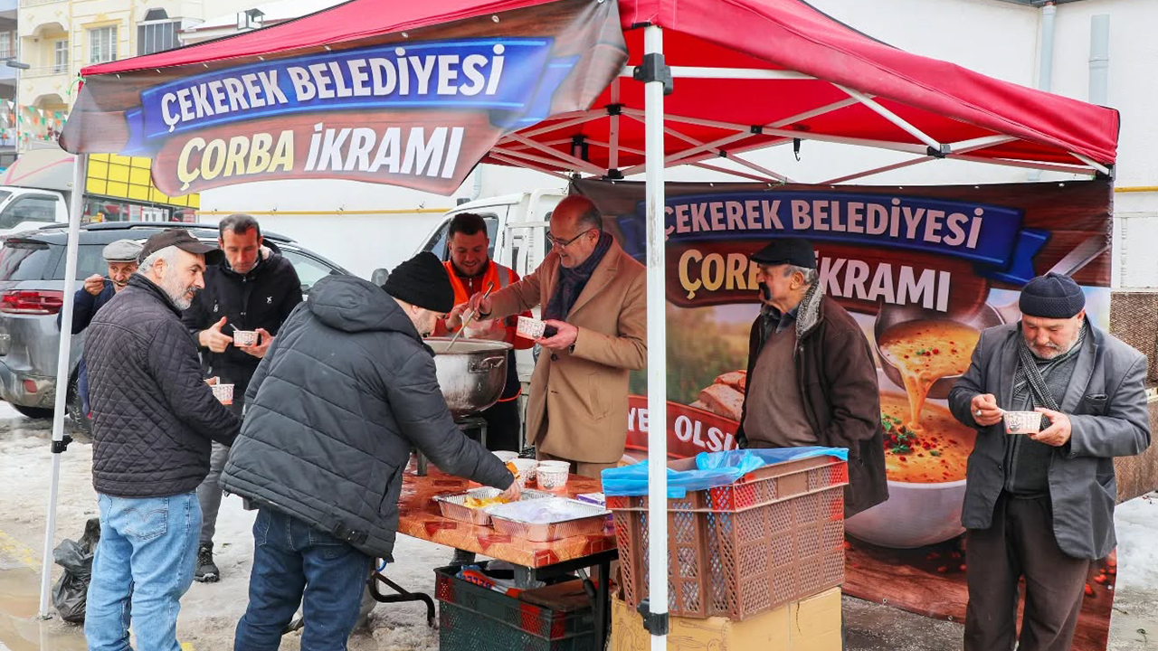 Çekerek Belediye Başkanı Üzeyir İnce’den Pazarcı Esnafına Sıcak İkramı
