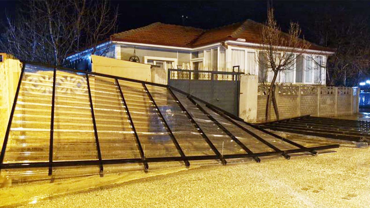 Sağanak ve Fırtına Alarmı: Kırıkkale–Yozgat Yolunda Ulaşım Aksadı